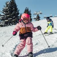 2710-winter-schmitten-kinder-skifahren-amiamo-kinderhotel-2022-09-21 2710-winter-schmitten-kinder-skifahren-amiamo-kinderhotel-2022-09-21